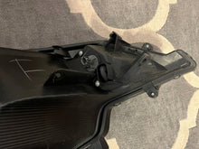 Laden Sie das Bild in den Galerie-Viewer, Frontscheinwerfer Mitsubishi Space Star 8301D445 Vorderseite Headlight