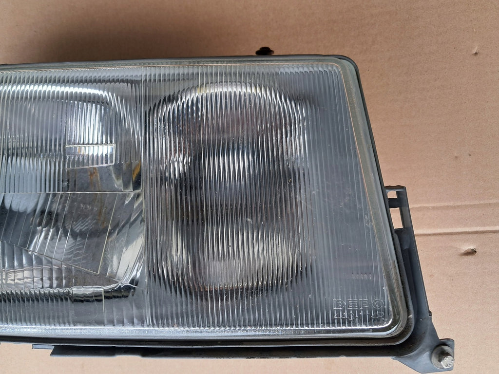 Frontscheinwerfer Mercedes-Benz 190 W201 A2018207661 Rechts Headlight SCH5040771139eh