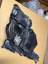 Laden Sie das Bild in den Galerie-Viewer, Frontscheinwerfer BMW 5 E60 E61 7044672-05 Rechts Scheinwerfer Headlight SCH5487820230pm