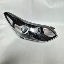 Load image into Gallery viewer, Frontscheinwerfer Kia Sportage IV 92102F11110 Rechts Scheinwerfer Headlight SCH2107744329wi