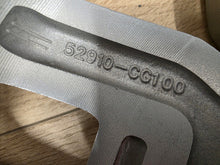 Laden Sie das Bild in den Galerie-Viewer, 1x Alufelge 17 Zoll 6.5&quot; 6x139.7 48ET 52910CG100 Hyundai Staria Rim Wheel