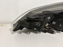 Laden Sie das Bild in den Galerie-Viewer, Frontscheinwerfer Toyota Yaris 0D-197 0D-198 0D-199 0D-200 III0D-197 LED Rechts SCH8453732592yv