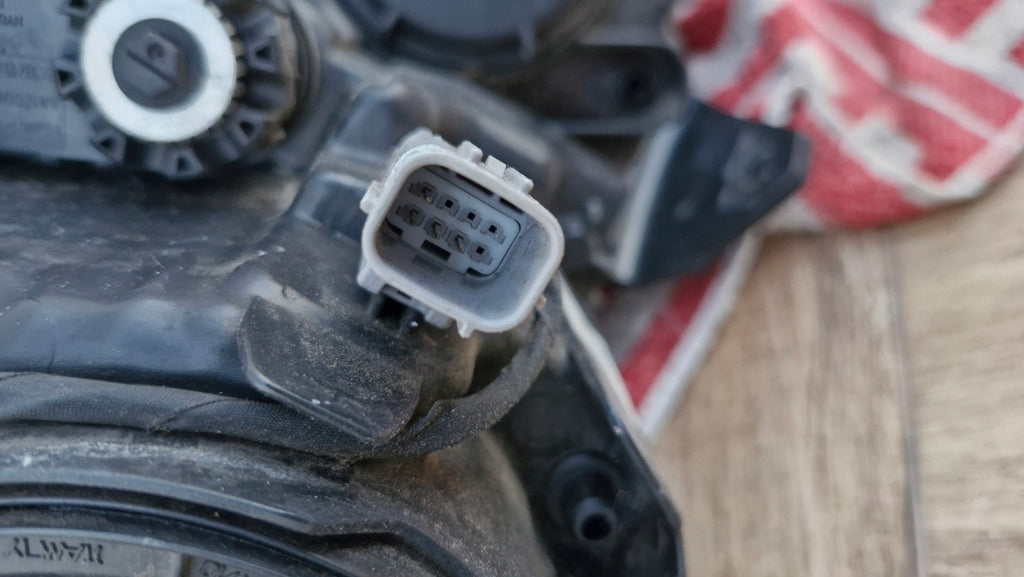 Frontscheinwerfer Mitsubishi Outlander III 8301C8-64 LED Rechts Headlight