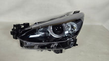 Laden Sie das Bild in den Galerie-Viewer, Frontscheinwerfer Mazda II D43N-51040 Full LED Ein Stück (Rechts oder Links)