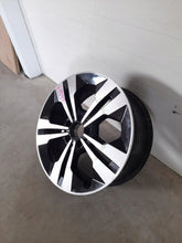 Laden Sie das Bild in den Galerie-Viewer, 1x Alufelge 18 Zoll 7.5&quot; 5x112 Mercedes-Benz W247 Rim Wheel