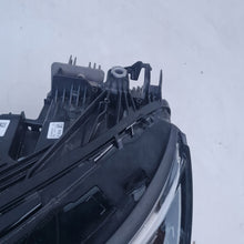 Laden Sie das Bild in den Galerie-Viewer, Frontscheinwerfer BMW IX I20 5A3CE91 Links Scheinwerfer Headlight