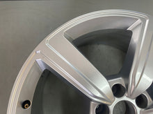 Laden Sie das Bild in den Galerie-Viewer, 1x Alufelge 20 Zoll 9.0" 5x112 38ET 4KE601025S Audi E-Tron Rim Wheel FEL8106032277mk