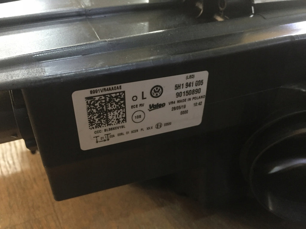 Frontscheinwerfer VW Golf VIII 5H1941005 5H1194006 Ein Stück (Rechts oder Links) SCH2010428187kd