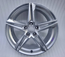 Load image into Gallery viewer, 1x Alufelge 18 Zoll 8.0&quot; 5x112 40ET Glanz Silber 8W0601025R Audi A4 Rim Wheel