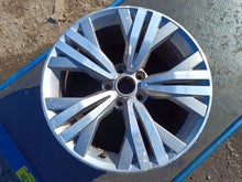 Laden Sie das Bild in den Galerie-Viewer, 1x Alufelge 18 Zoll 8.0" 5x112 3G0601025AA VW I Rim Wheel FEL9646782240uw