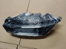 Laden Sie das Bild in den Galerie-Viewer, Frontscheinwerfer Skoda Octavia IV 5E4941015A Links Scheinwerfer Headlight SCH3667933807ld