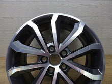 Laden Sie das Bild in den Galerie-Viewer, 1x Alufelge 17 Zoll 7.0&quot; 5x112 49ET Glanz Silber 5E0601025 Skoda Octavia Iii