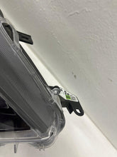 Load image into Gallery viewer, Frontscheinwerfer Toyota Yaris Ein Stück (Rechts oder Links) Headlight SCH7376462697np