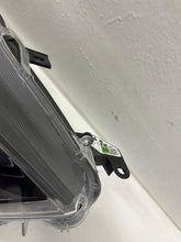 Laden Sie das Bild in den Galerie-Viewer, Frontscheinwerfer Toyota Yaris Rechts Scheinwerfer Headlight SCH7376462697np