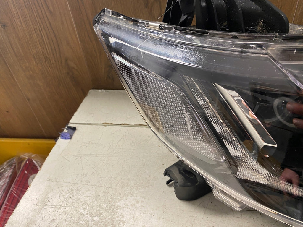 Frontscheinwerfer Mitsubishi Outlander III 8301D3-32 Full LED Rechts Headlight