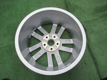 Laden Sie das Bild in den Galerie-Viewer, 1x Alufelge 17 Zoll 6.5" 5x112 43ET Glanz Silber 8Y0601025L Audi A3 Rim Wheel FEL8485600752kr