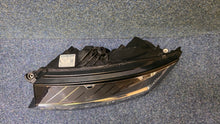 Laden Sie das Bild in den Galerie-Viewer, Frontscheinwerfer Skoda Fabia III 6V1941015D Links Scheinwerfer Headlight SCH1563775669dc