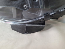Laden Sie das Bild in den Galerie-Viewer, Frontscheinwerfer Mercedes-Benz W246 A2468207161 Xenon Links Headlight SCH6005020121wq