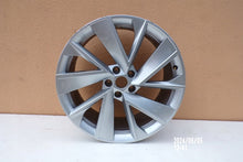 Laden Sie das Bild in den Galerie-Viewer, 1x Alufelge 20 Zoll 9.0" 5x112 42ET Glanz Silber 5LA601025T Skoda Enyaq FEL4843369971xf