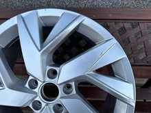Laden Sie das Bild in den Galerie-Viewer, 1x Alufelge 18 Zoll 7.0" 5x112 43ET Glanz Silber 5NA601025AD VW Tiguan Rim Wheel FEL2598388958vu