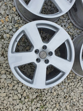 Laden Sie das Bild in den Galerie-Viewer, 1x Alufelge 18 Zoll 8.0" 5x112 43ET Glanz Silber 8E0601025K Audi A4 B7 B6 FEL4589212658ik