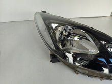 Laden Sie das Bild in den Galerie-Viewer, Frontscheinwerfer Mazda 2 P6516 Rechts Scheinwerfer Headlight SCH2989431658dg