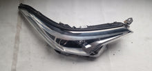 Load image into Gallery viewer, Frontscheinwerfer Honda Logo C-Hr Chr 81110-F4030-00 LED Rechts Headlight SCH1439493808un
