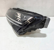 Laden Sie das Bild in den Galerie-Viewer, Frontscheinwerfer Skoda Superb III 3V1941015D LED Ein Stück (Rechts oder Links)