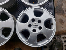 Laden Sie das Bild in den Galerie-Viewer, 4x Alufelge 15 Zoll 6.0&quot; 5x100 Glanz 60505 Opel Signum Vectra Zafira Meriva