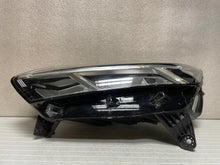 Laden Sie das Bild in den Galerie-Viewer, Frontscheinwerfer Dacia Sandero III 260607161R LED Links Scheinwerfer Headlight