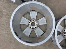 Load image into Gallery viewer, 4x Alufelge 17 Zoll 7.5" 5x112 51ET Glanz Silber 8V0601025BK Audi A4 A3 I FEL1991184668vi