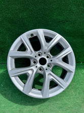Laden Sie das Bild in den Galerie-Viewer, 1x Alufelge 17 Zoll 6.5" 5x120 39ET Glanz Silber 6856076 BMW X1 F48 Rim Wheel FEL4286732307po