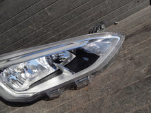 Laden Sie das Bild in den Galerie-Viewer, Frontscheinwerfer Ford Focus JX7B-13W029-AE Rechts Scheinwerfer Headlight