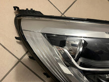 Laden Sie das Bild in den Galerie-Viewer, Frontscheinwerfer Renault Megane IV 260102555R LED Rechts Scheinwerfer Headlight