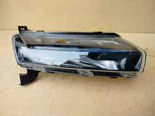 Laden Sie das Bild in den Galerie-Viewer, Frontscheinwerfer Dacia Spring 266008993R Rechts Scheinwerfer Headlight