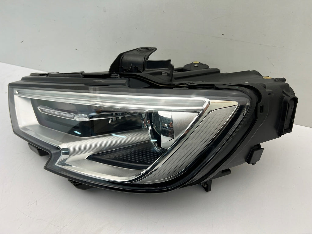 Frontscheinwerfer Audi A3 8V0941005E 90104556 Xenon Links Scheinwerfer Headlight