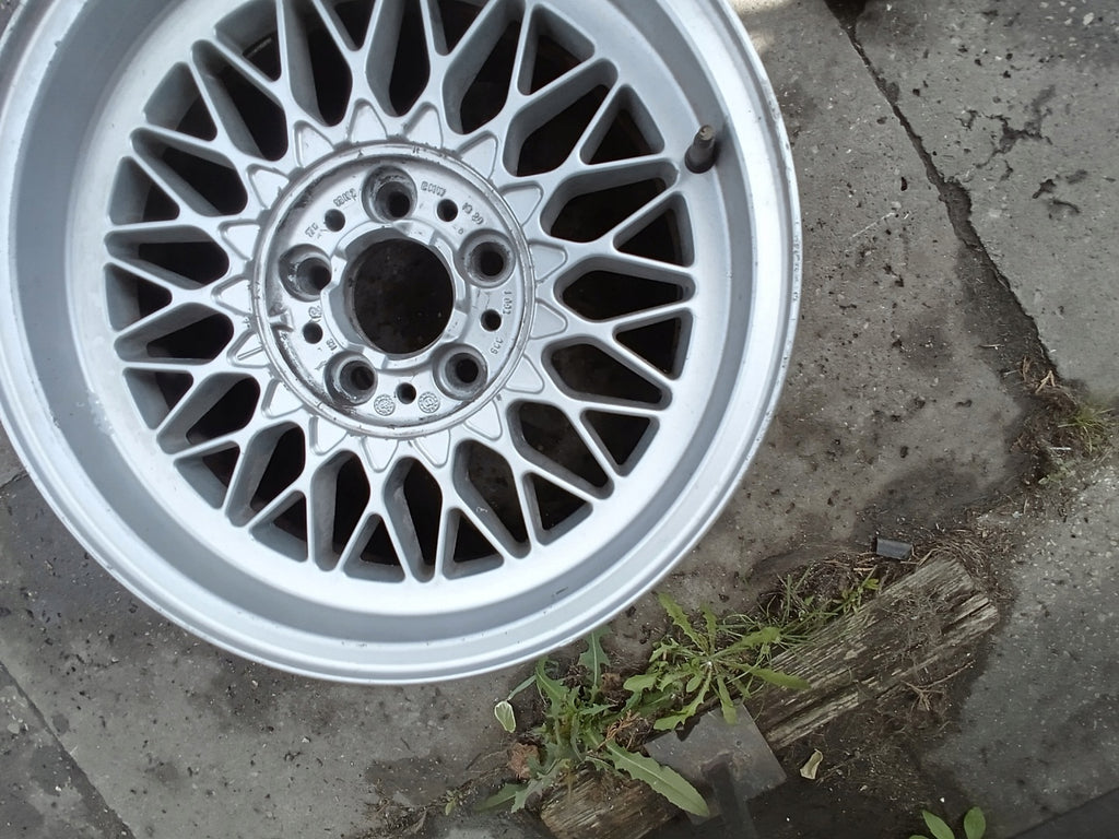 1x Alufelge 16 Zoll 5x112 Glanz BMW E24 E23 E34 Rim Wheel FEL9972473599cp