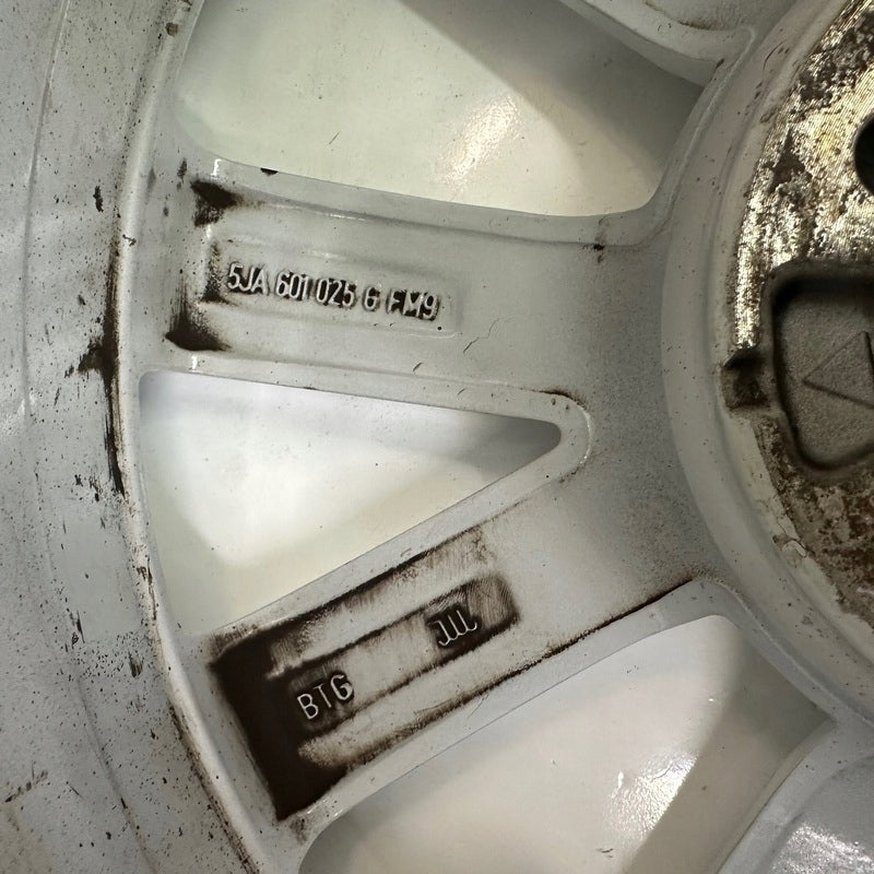 1x Alufelge 16 Zoll 7.0" 5x100 Weiß 5JA601025B Skoda Rim Wheel FEL8610660284vp
