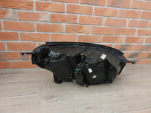 Laden Sie das Bild in den Galerie-Viewer, Frontscheinwerfer Opel Zafira Vivaro C 9832836480 Ein Satz Headlight SCH2020401009mq