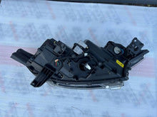 Laden Sie das Bild in den Galerie-Viewer, Frontscheinwerfer Mitsubishi Outlander III ECM921-21E10 LED Links Headlight SCH2318997547yb