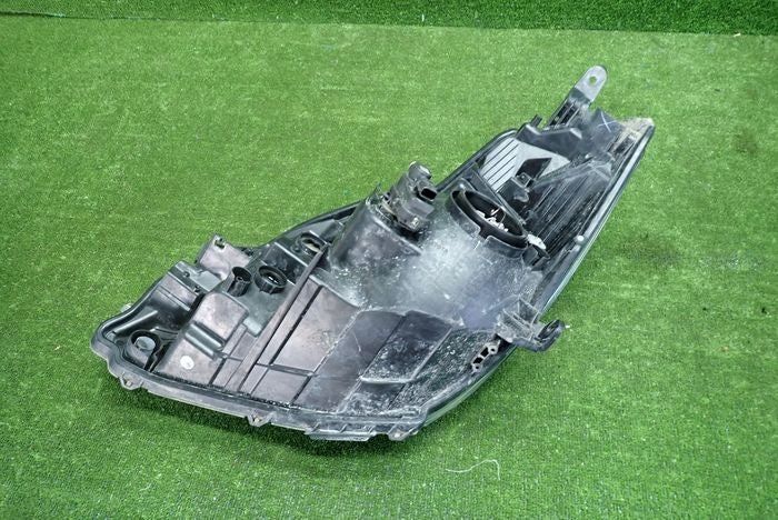 Frontscheinwerfer Toyota Yaris Rechts Scheinwerfer Headlight SCH4903475683dg