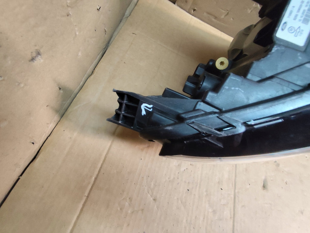 Frontscheinwerfer Ford Courier R2X613W029CE Ein Stück (Rechts oder Links) SCH1736835596lh