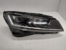 Laden Sie das Bild in den Galerie-Viewer, Frontscheinwerfer Skoda Superb III 3V1941016E Full LED Rechts Headlight SCH7945045978eg