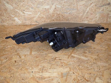 Load image into Gallery viewer, Frontscheinwerfer Toyota Yaris Links Scheinwerfer Headlight