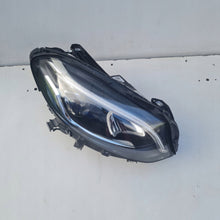 Laden Sie das Bild in den Galerie-Viewer, Frontscheinwerfer Mercedes-Benz W246 A2469067001 LED Rechts Headlight