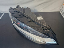 Load image into Gallery viewer, Frontscheinwerfer VW Touran 5TB941082 Rechts Scheinwerfer Headlight SCH5237428960gc