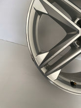 Load image into Gallery viewer, 1x Alufelge 19 Zoll 8.0&quot; 5x112 39ET Glanz Silber Audi Q5 Rim Wheel