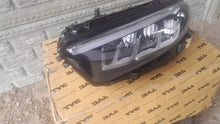 Laden Sie das Bild in den Galerie-Viewer, Frontscheinwerfer Mercedes-Benz W177 A1779064306 Links Scheinwerfer Headlight SCH6432210161mr