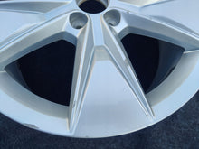Load image into Gallery viewer, 1x Alufelge 18 Zoll 7.5" 5x108 50 5ET Glanz Silber 31680200 Volvo Xc60 Ii FEL9532848349aq