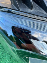 Load image into Gallery viewer, Frontscheinwerfer Dacia Duster 260106194R 260109550R Rechts Headlight